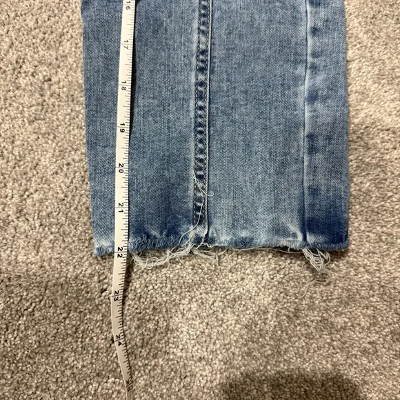 Abercrombie Kids High-Rise Mini Mom Jeans, Light Wash Straight-Leg size 11/12 - Picture 4 of 11